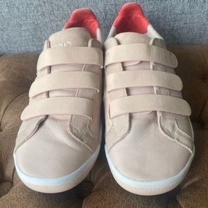 PLAE Larkin Light Pink Sneakers
Women's size 9